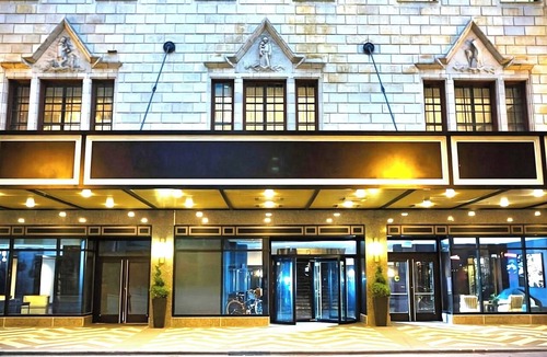 Downtown Chicago Hotel | Home Away From Home! 2 Modern Units, Close to Willis Tower
