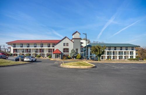 Witmer Hotel | HomeTowne Studios by Red Roof Lancaster