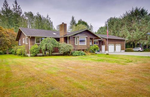 Startup House | Hot Tub, 4 Mi to Wallace Falls: Riverfront Retreat