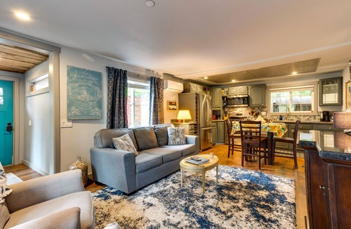 Maple Heights-Lake Desire House | Hot Tub & Fire Pit Access! Peaceful Renton Retreat