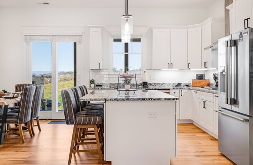 Hendersonville House | Hot Tub, Fire Pit & Mountain Views | Near Hendersonville + Biltmore Pass
