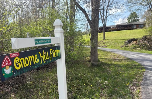 Granville Cabin | Hot Tub - Game Room - Pool Table - Kids Play Area - 2 bedroom Cabin -4 Acre Farm