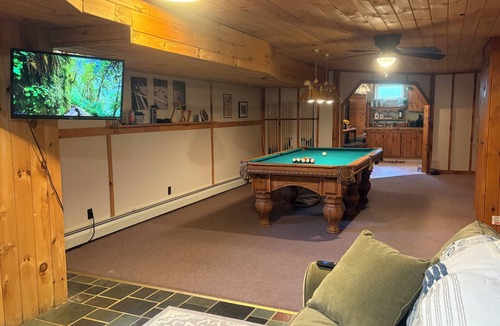 Granville Cabin | Hot Tub - Game Room - Pool Table - Kids Play Area - 2 bedroom Cabin -4 Acre Farm