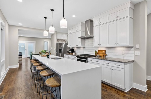 Salemtown House | Hot Tub + Rooftop Lounge + Game Room | Buchanan Arts | The Mod Buchanan
