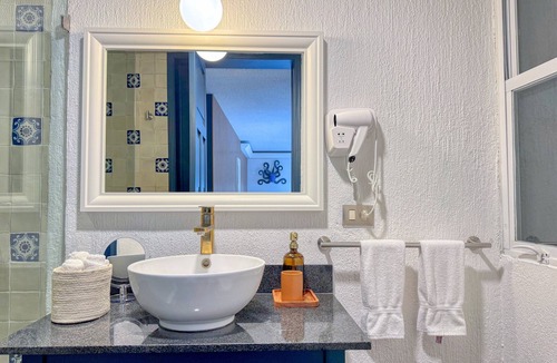 Del Carmen Hotel | Hotel Casa Alebrije: Suite Deluxe Doble Queen - 03
