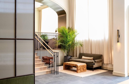 Old Town Alexandria Hotel | Hotel Heron Alexandria Old Town, Curio Collection by Hilton