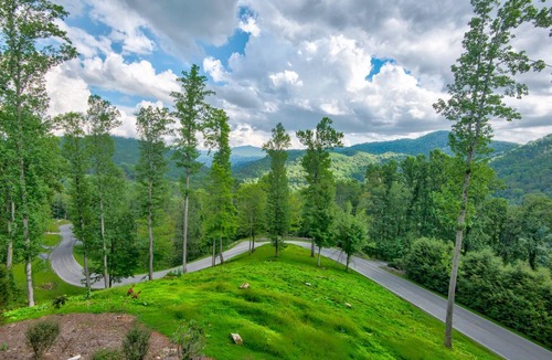 Banner Elk House | House ∙ 6 bedrooms ∙ 15 guests