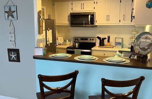 Bid-a-wee Beach House | House is 1 min walk to Private Beach Sleeps 8-10 Fenced Yard Pet Friendly
