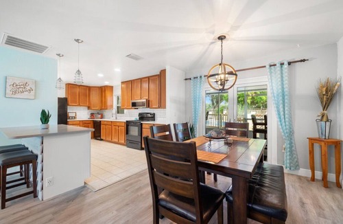 Oldsmar House | House w Pool close to Beach