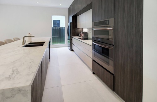 Riverside Park House | Huge! Modern, 5 bedroom home with the best backyard in all of FORT LAUDERDALE!