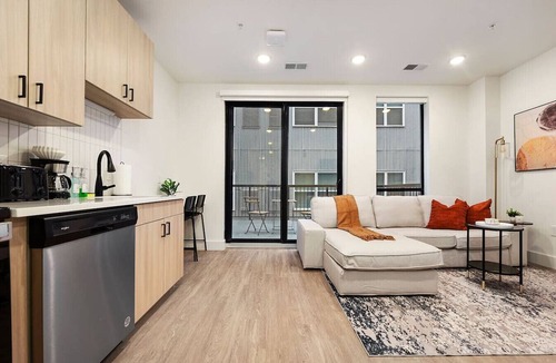 East Liberty Apartment | HULU+GYM+PARKING Near Shopping|UPMC|Universities