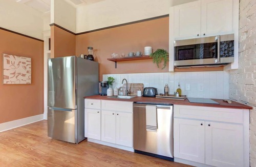 Old West Broad Neighborhood Apartment | Huntingdon Lofts - 4 Condos, High Style, Sleeps 12