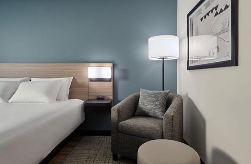 Essington Hotel | Hyatt Select Philadelphia Airport