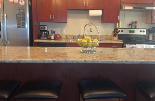 White Center House | I KEEP SNACKS. Wheel chair friendly