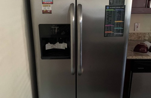 White Center House | I KEEP SNACKS. Wheel chair friendly