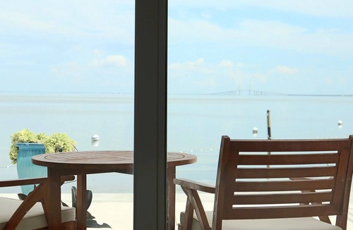 Pinellas Point Hotel | Ideal Family Stay | Adventurous Excursions, Trendy Dining & Beach Escape
