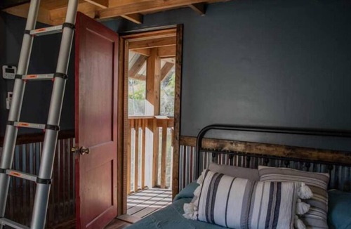 Saluda Cabin | Ideal Location! Free Parking Onsite, Near Green River