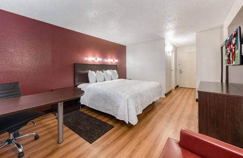 Crosswoods Hotel | Ideal Room for Family Travelers – Pet-Friendly + Great Location Near Highbanks