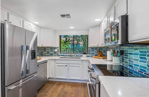 Maalaea Condo | IMPECCABLE! LUXURY GROUND FLOOR OCEANFRONT. 50' FROM THE SEA TURTLE SANCUARY!