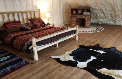 Study Butte-Terlingua Cabin | Impresario Camp, Group Facility