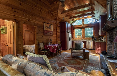 Mirror Lake House | IN TOWN PARADISE !