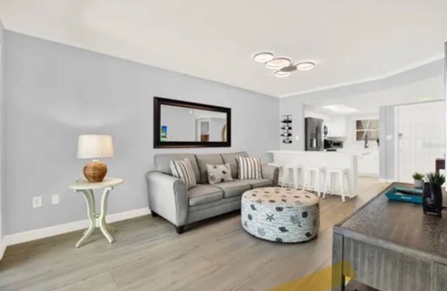 Island Estate Condo | Inter-coastal waterfront newly remodeled condo with boat lift! Bring your boat!