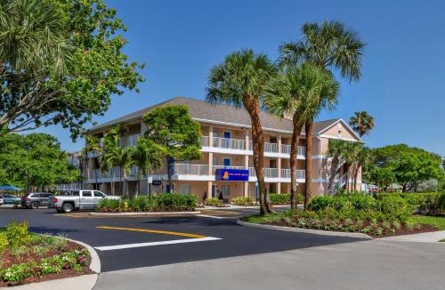 Tamarac Hotel | InTown Suites Extended Stay Fort Lauderdale FL