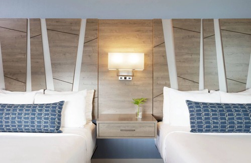 Pinellas Point Hotel | Inviting Coastal Retreat w/Private Beach Access & Sunset Views | 2 Units