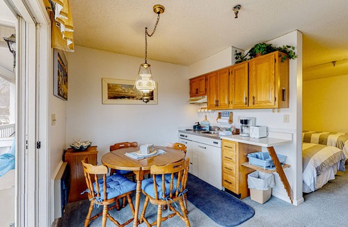 Wells Apartment | Inviting condo with high-speed WiFi and shared indoor pool - two miles to beach