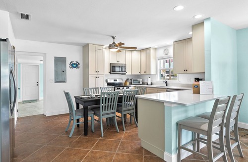 Bradenton Beach House | Island Daze · Pet-Friendly · 1 Block to Gulf