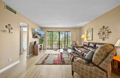 Isla del Sol Condo | Island Escape at La Puerta 4-231 St Pete 2nd Floor Condo
