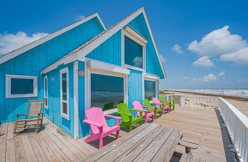 Jamaica Beach House | Jamaica Me Happy! OCEAN FRONT CUTIE Pet Friendly. Super Clean! Wall of windows!