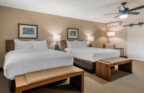 Jekyll Island Hotel | Jekyll Island Stay | Near Beaches | Pool Access | Free Parking | Free Breakfast