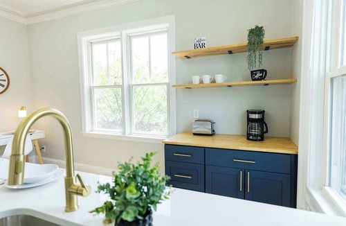 Federal Hill Apartment | Jennifer's Spa-Like Modern & Chic Broadway Retreat