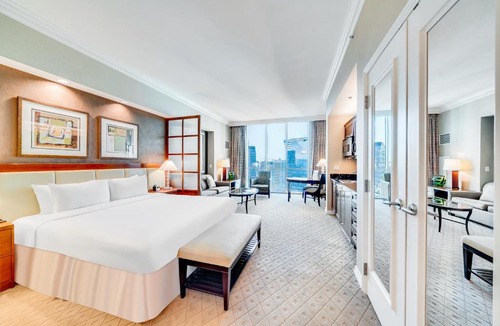 Las Vegas Apartment | Jet Luxury at The Signature Condo Hotel