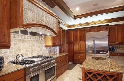 Yacht Club House | Jewel on the River