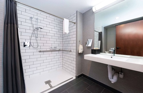 Downtown Pittsburgh Hotel | Joinery Hotel Pittsburgh, Curio Collection by Hilton