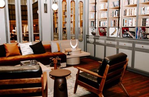 Downtown Pittsburgh Hotel | Joinery Hotel Pittsburgh, Curio Collection by Hilton