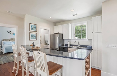 Melrose on the Beach Cottage | JonBie Maisons Beach Break Cottage Oceanfront Golf cart included with booking