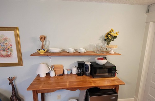 High Point Apartment | Jude's cozy & convenient downtown studio Apt.