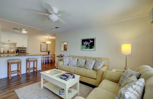 Demere Park Condo | July still has open dates before school starts! Lower min night stays!