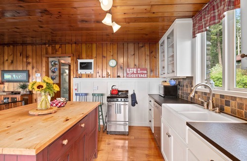 Bow Cottage | July weekend still available! Awesome views. Close to great food & fun hikes!