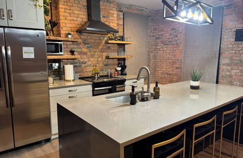 Italian Village Resort | Jungle House Downtown Columbus – Modern Boutique Suites
