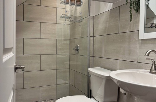 Italian Village Resort | Jungle House Downtown Columbus – Modern Boutique Suites