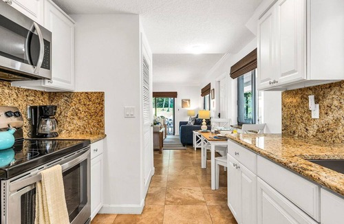 Juno Beach Condo | Juno Beach Seaside Escape I Steps from the Ocean!