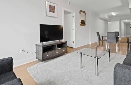 NoMa House | Just 1 block from Metro | Bright 2BR | Washer/Dryer | Gym
