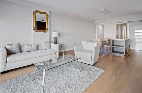 NoMa House | Just one block from Metro! Desk, Free Wi-Fi & Full Gym | Noma, DC