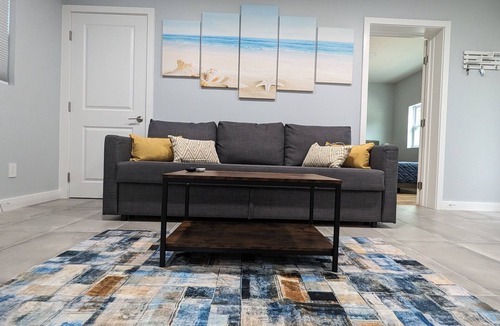 Laurel Condo | Just one minute drive to the beach.