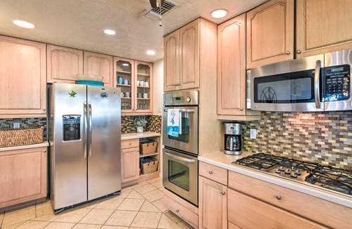 Jamaica Beach House | Kayaks & Dock: Waterfront Gem in Jamaica Beach!