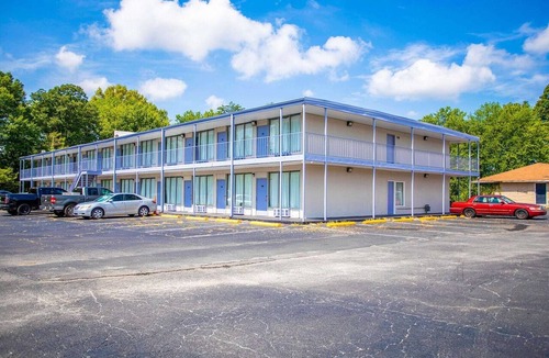 Kernersville Apartment | Kernersville NC | Queen Bed|Smk